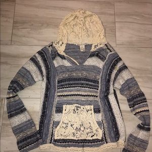 Boho sweatshirt with lace hood